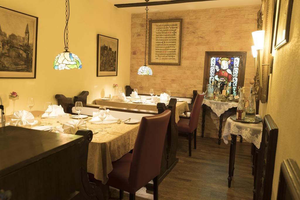 Maison d'hôtes Gaestehaus Am Schlossberg 2*